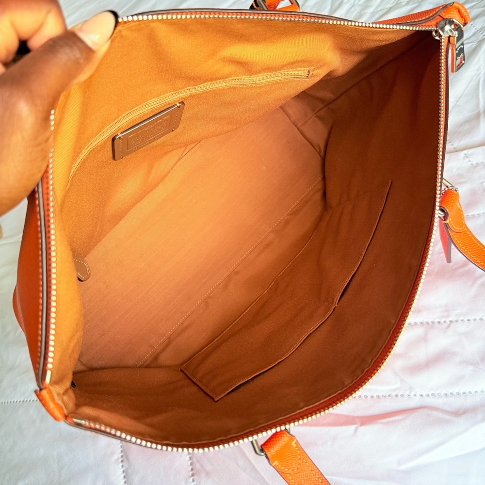 Coach GALLERY Cross-grain Leather Tote in Orange Saffiano Leather - Picture 9 of 10